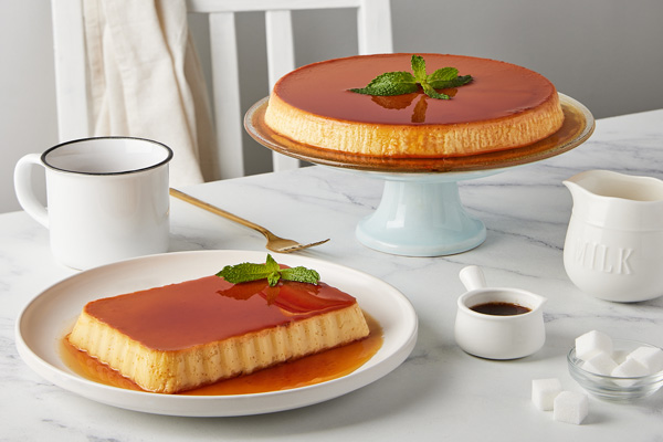Small and large sizes of Traditional flavour from Flantastic Leche Flan